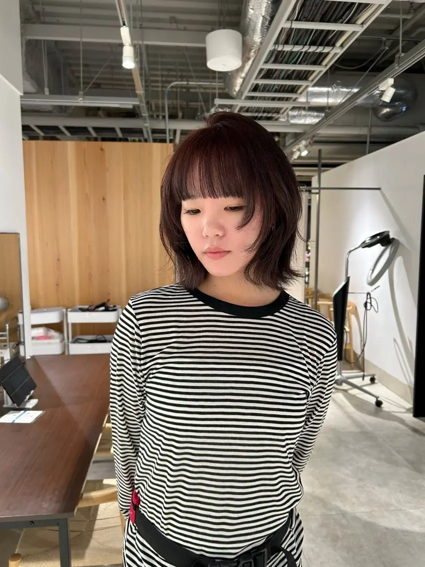 ショート カラー ブリーチ ボルドーカラー ダブルカラー ブリーチなしカラー カット ヘアカラー トリートメント ヘッドスパ スキバサミを使わない カット🌼唯🌼のヘアスタイル