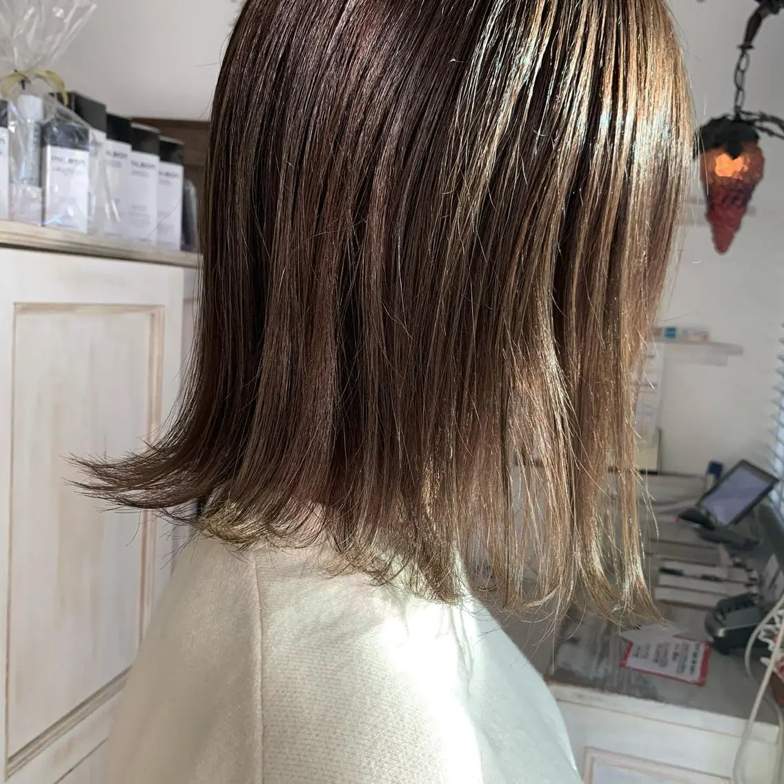 ミディアム カラー fio マナミのヘアスタイル