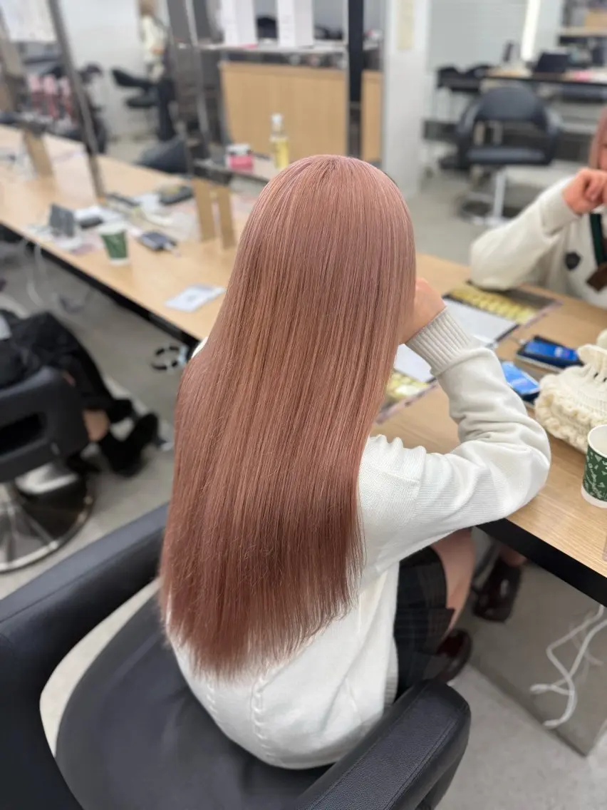 ロング 暖色系ハイトーン♡ mioriのヘアスタイル