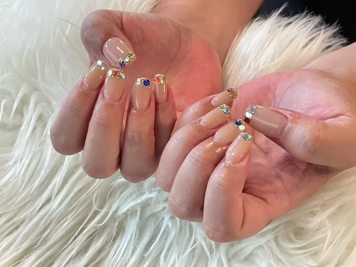 ネイル フレンチネイル ストーンネイル 88-nail. AKANEのネイルデザイン