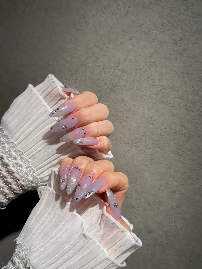 ネイル I-nailロング /ワンホン/キラキラのネイルデザイン