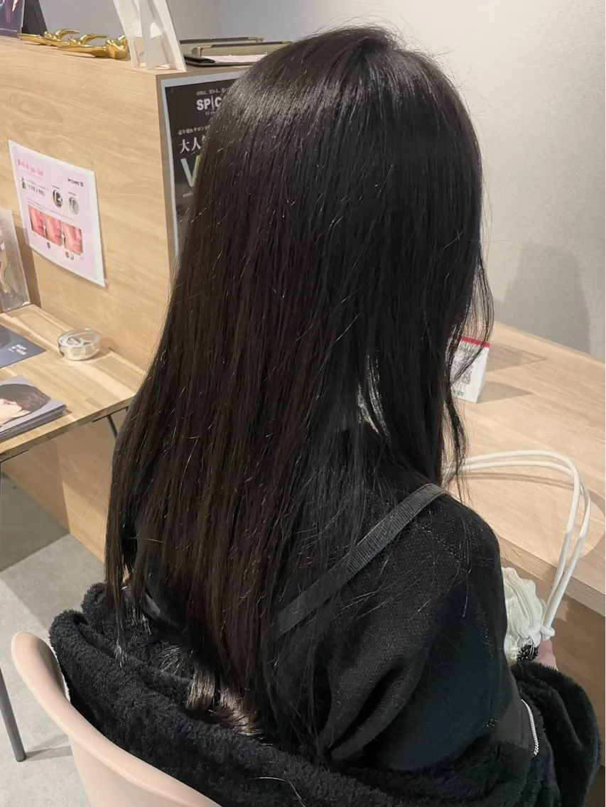 ロング カラー 黒髪 ブルーカラー ブルーブラック ヘアカラー 山田 響也のヘアスタイル