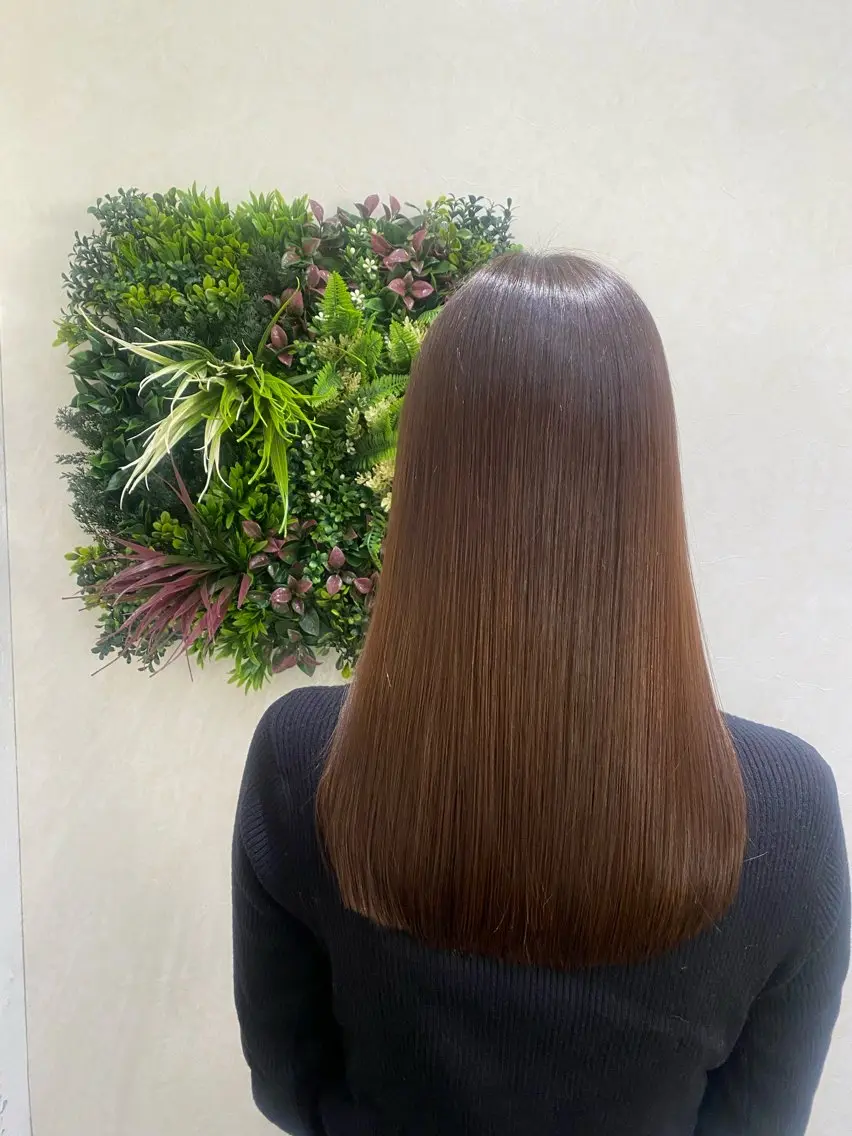 セミロング カラー ブリーチ ブラウンカラー ダブルカラー イルミナカラー オリーブカラー カット ヘアカラー 縮毛矯正 トリートメント N°+aero 😊れいか😊のヘアスタイル