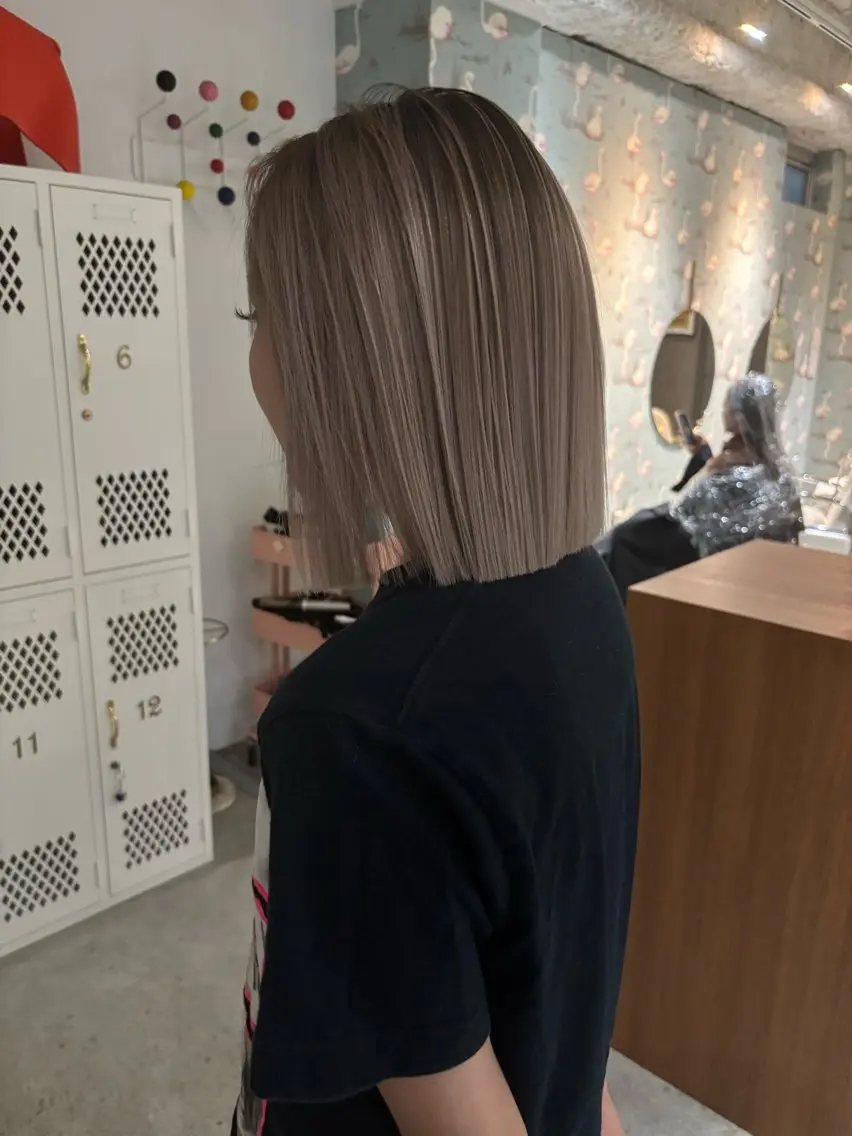 ミディアム レイヤーカット ヘアカラー 鈴木 涼太のヘアスタイル