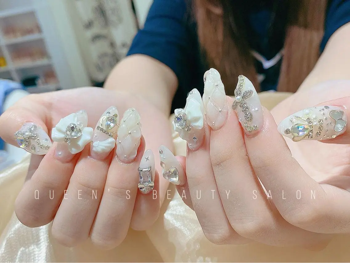 ネイル ハンドネイル Queens マオのネイルデザイン