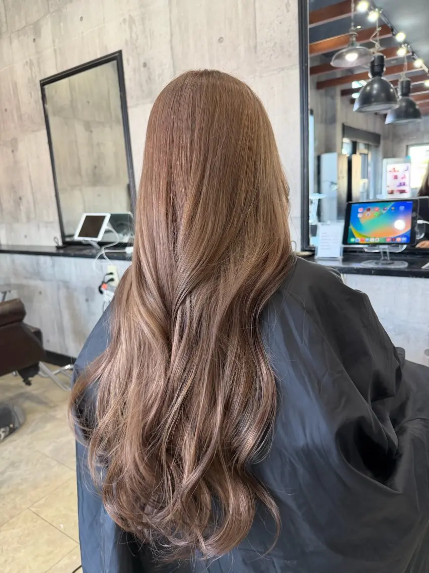 カラー ブラウンカラー 透明感カラー ヘアカラー che'rie MIKUのヘアスタイル