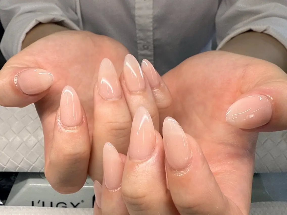 ネイル 長さ出し フットネイル フレンチネイル ジェルネイル ガーリー ハンドネイル NYネイルサロン 千葉中央店のネイルデザイン