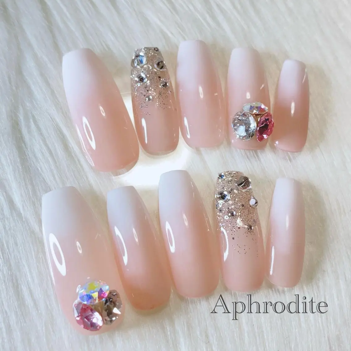 ネイル Aphrodite パラジェル認定サロンのネイルデザイン