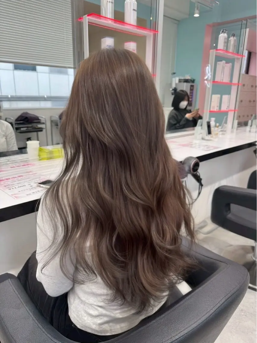 ロング ヘアカラー トリートメント 透明感・韓国系カラー 🍀cocoa🪽のヘアスタイル