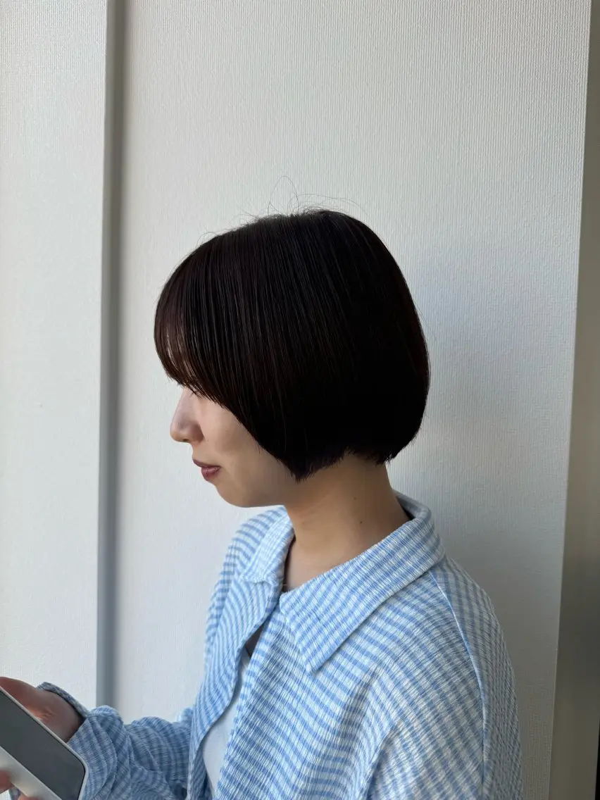 顔周りカット+全体酸性ストレートの写真