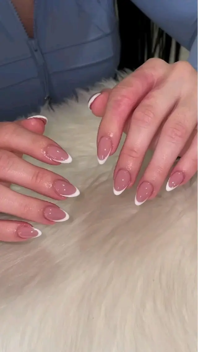 研修スタッフ【チップ長さ出し】 カラーフレンチ💅 5500円の写真