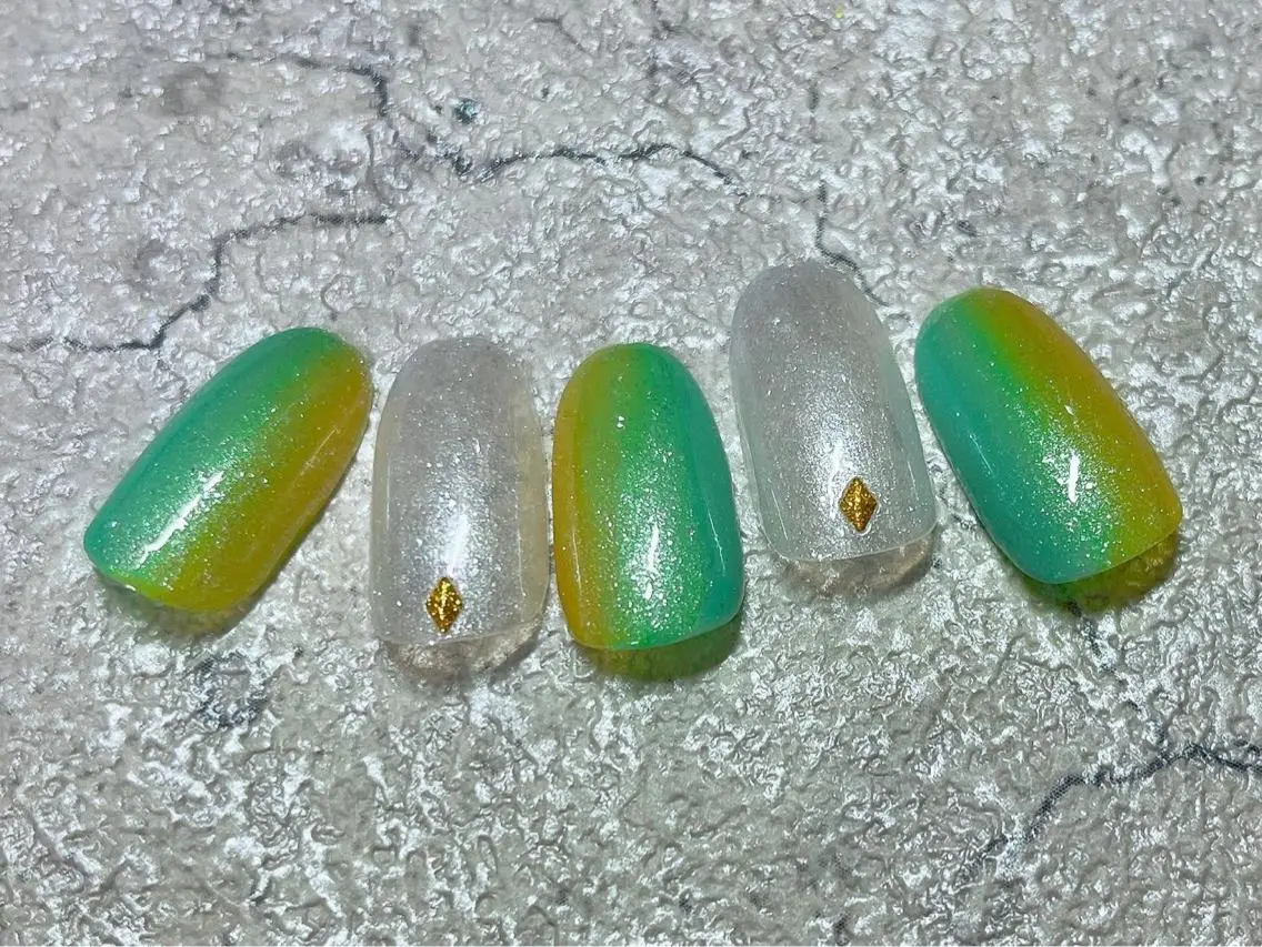 ネイル オーロラネイル フラワーネイル フットネイル フレンチネイル ジェルネイル mogunail &blowのネイルデザイン