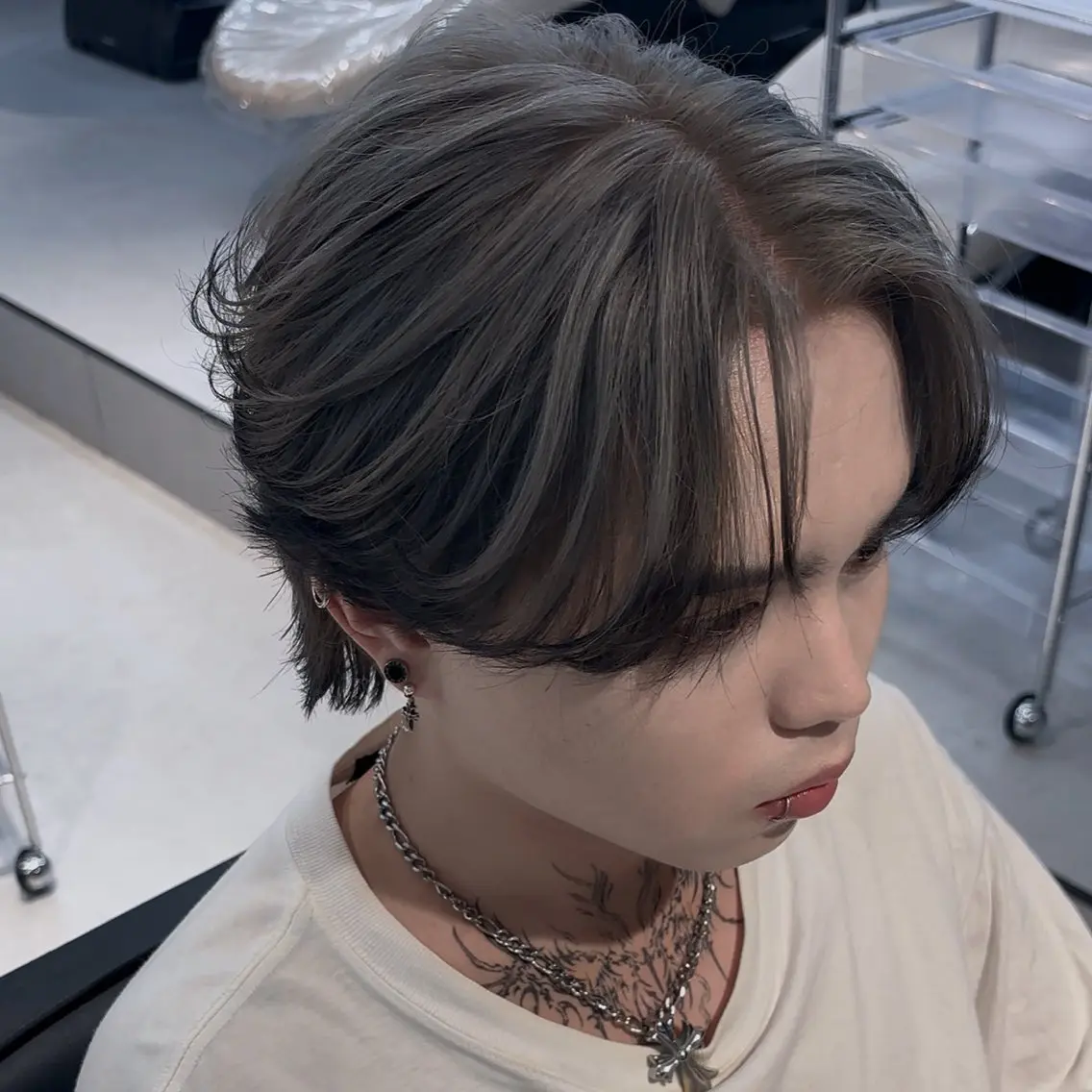 カット✂︎+ブリーチ×2💛💛+カラー🌈+トリートメント✨の写真