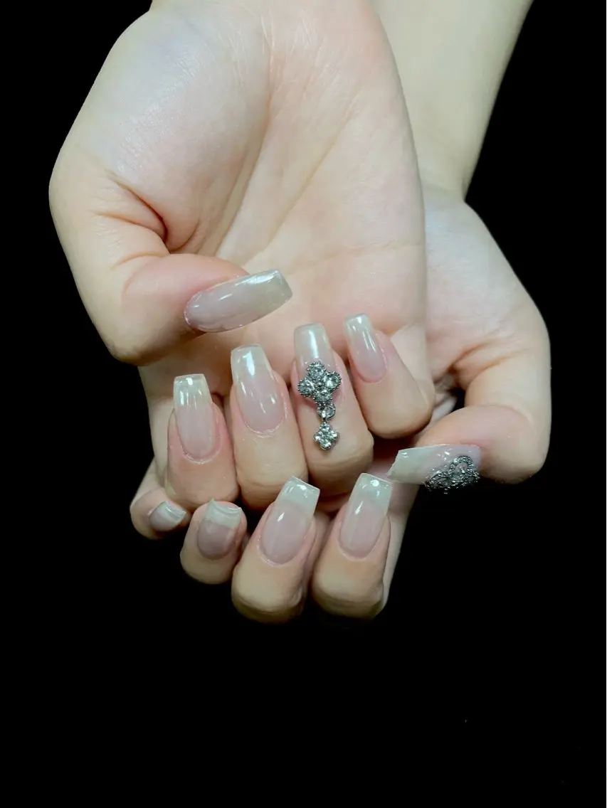 ネイル ハンドネイル ongles chicのネイルデザイン