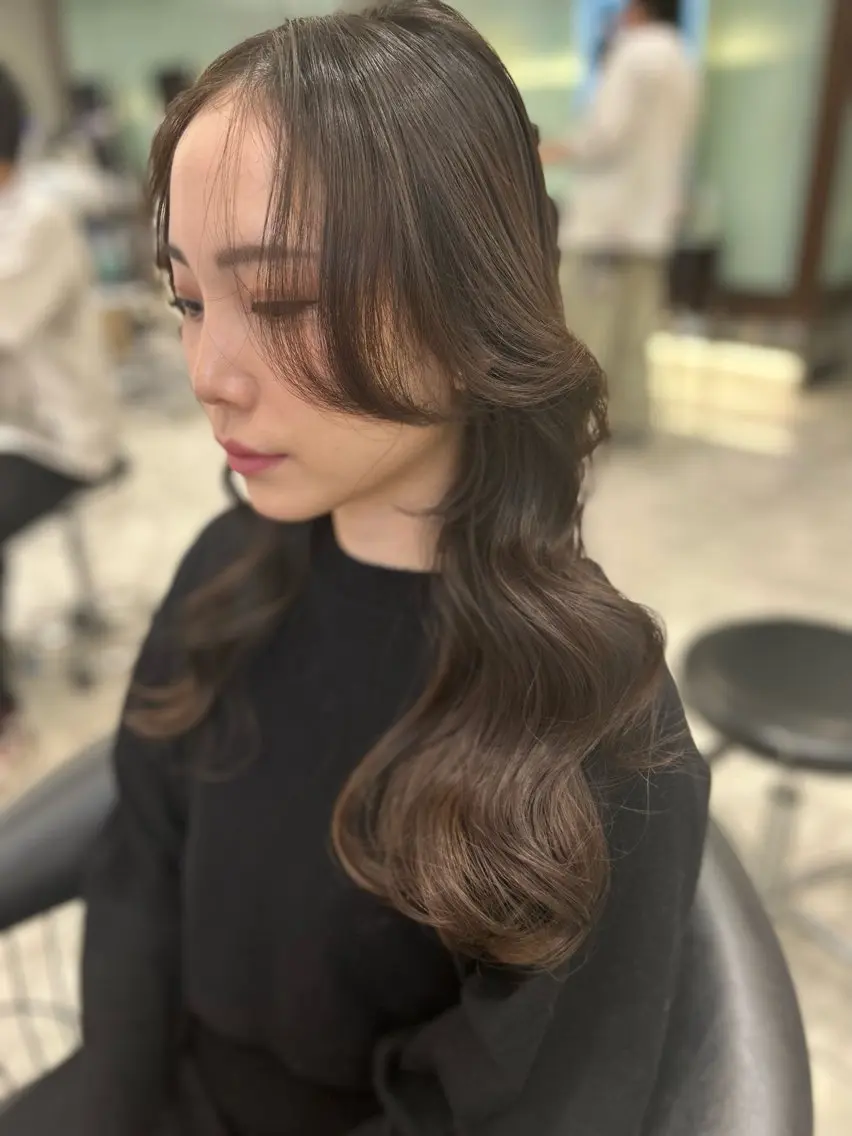 セミロング カラー ヘアカラー トリートメント 韓国っぽ水光肌カラー マンツーマン🫧なおのヘアスタイル