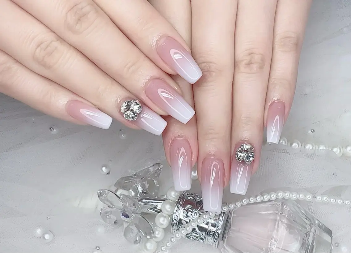 ネイル ハンドネイル フットネイル R salonのネイルデザイン