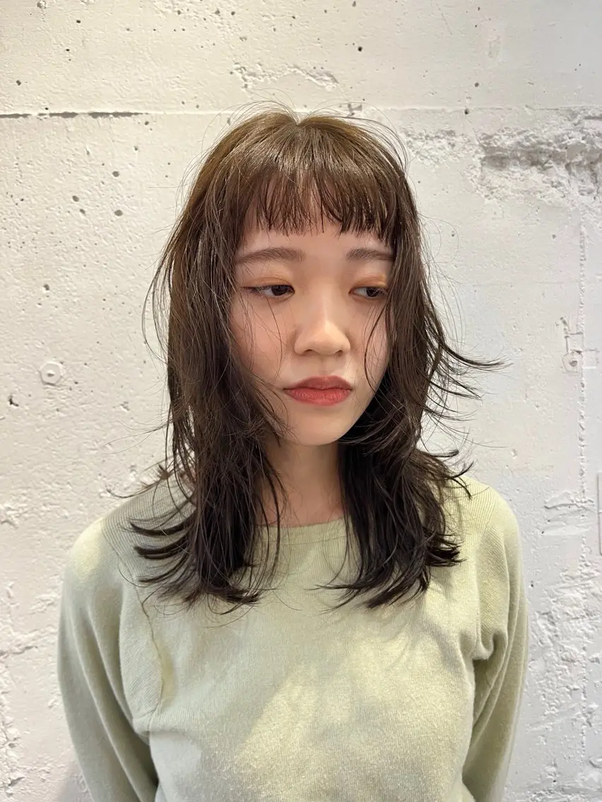 ミディアム レイヤーカット ✴︎UNU ✴︎モエカのヘアスタイル