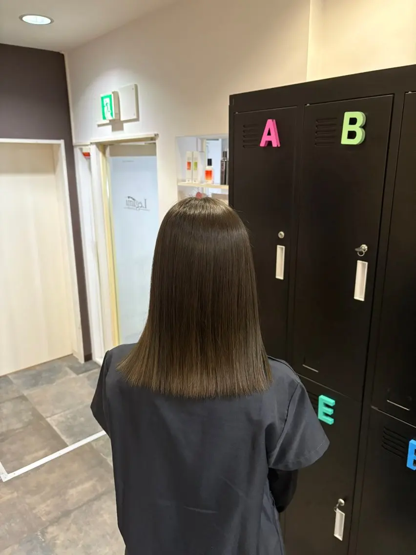 ミディアム カラー ヘアカラー 坂 美来乃のヘアスタイル