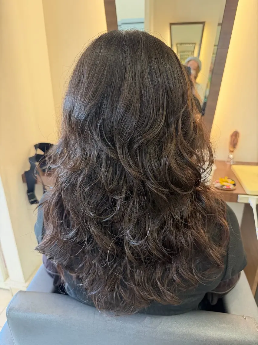 ロング パーマ レイヤーカット 水口 由花のヘアスタイル