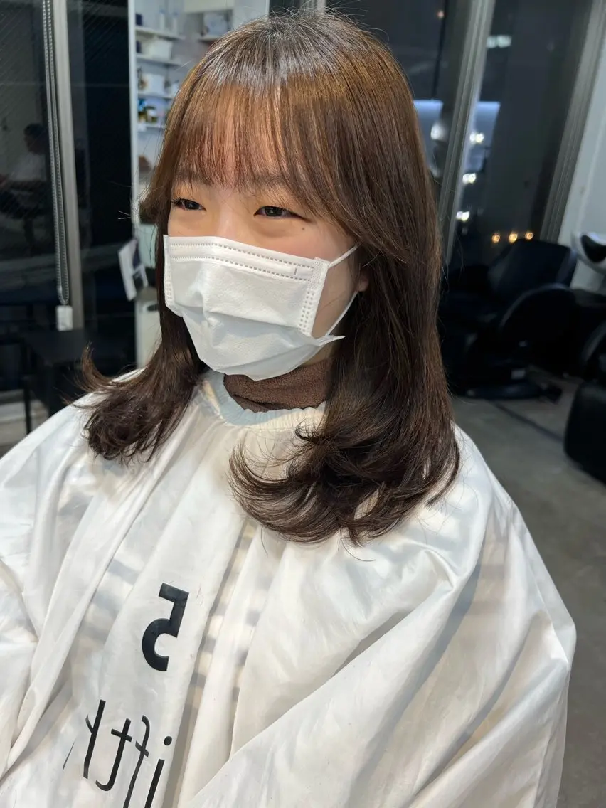 セミロング カラー パーマ ヘアアレンジ くびれヘア 顔まわりレイヤー 韓国風ヘア くびれレイヤー レイヤーカット ショートヘア原宿 fifth コシのヘアスタイル