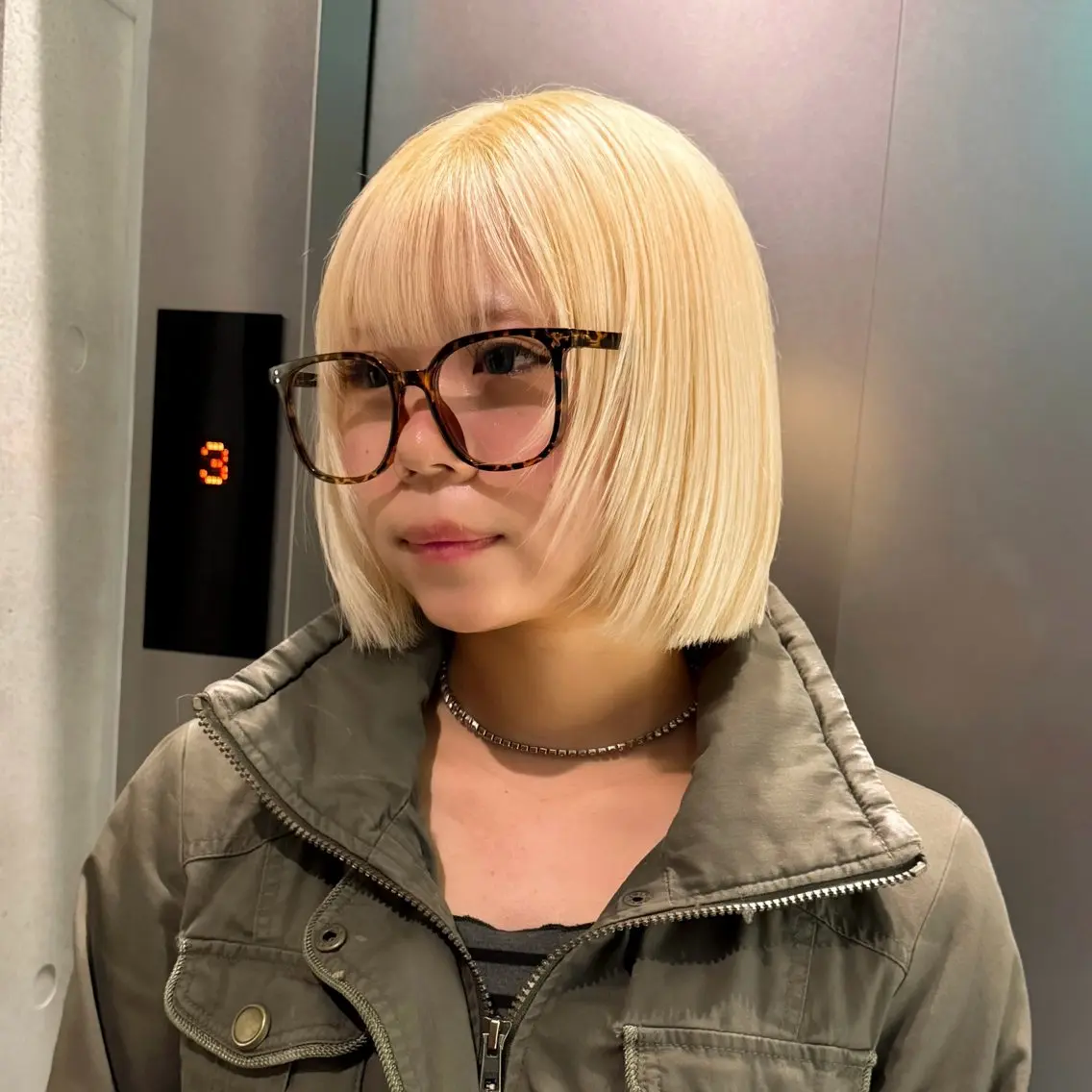 ショート カラー ボブレイヤー ハイトーンカラー ボブ レイヤーカット カット ヘアカラー トリートメント 柔め透明感血色カラー 暖色/レイヤー/ゆいのヘアスタイル