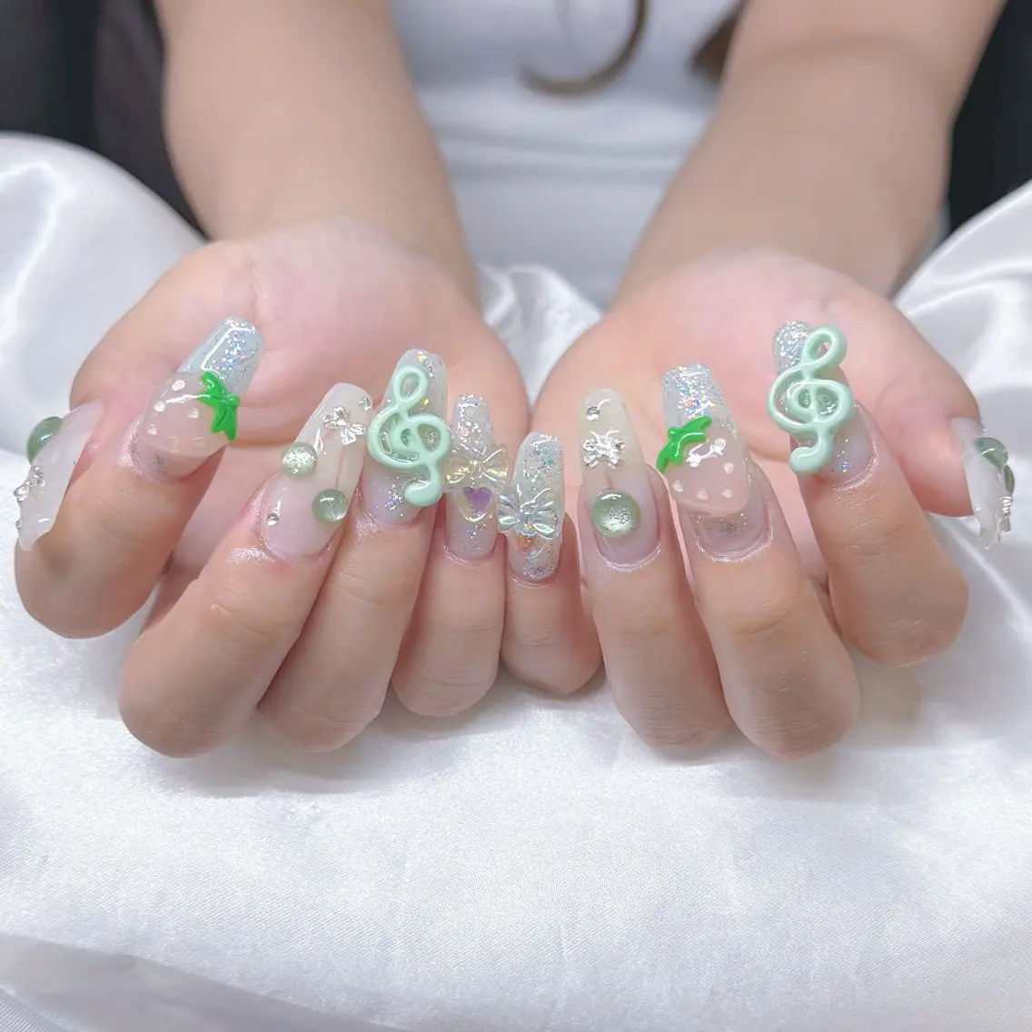 ネイル ハンドネイル NAIL atre AYAのネイルデザイン