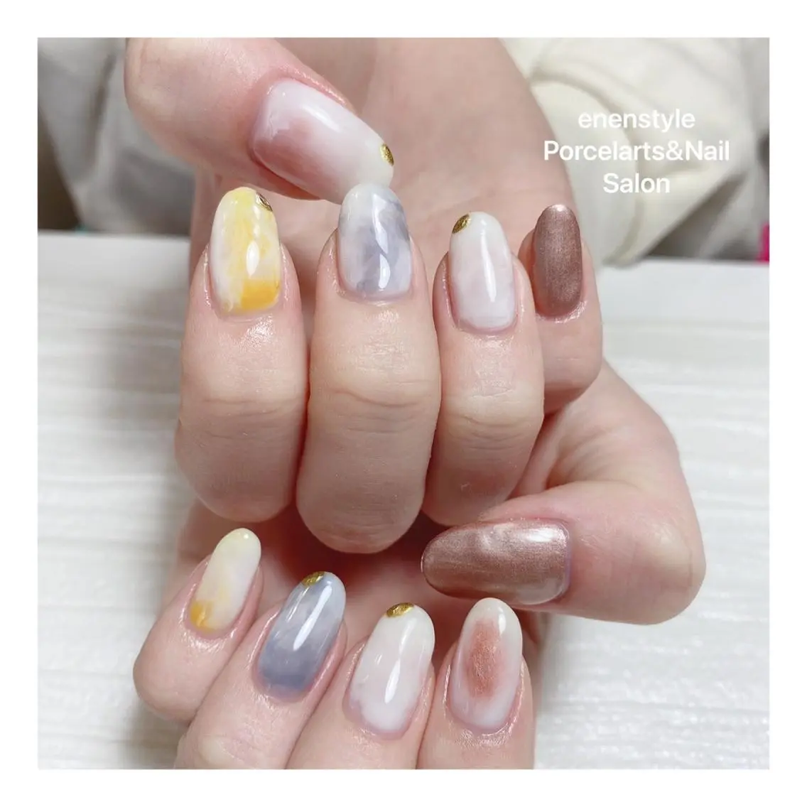ミディアム ネイル ハンドネイル 🐾enen style 🐾のネイルデザイン