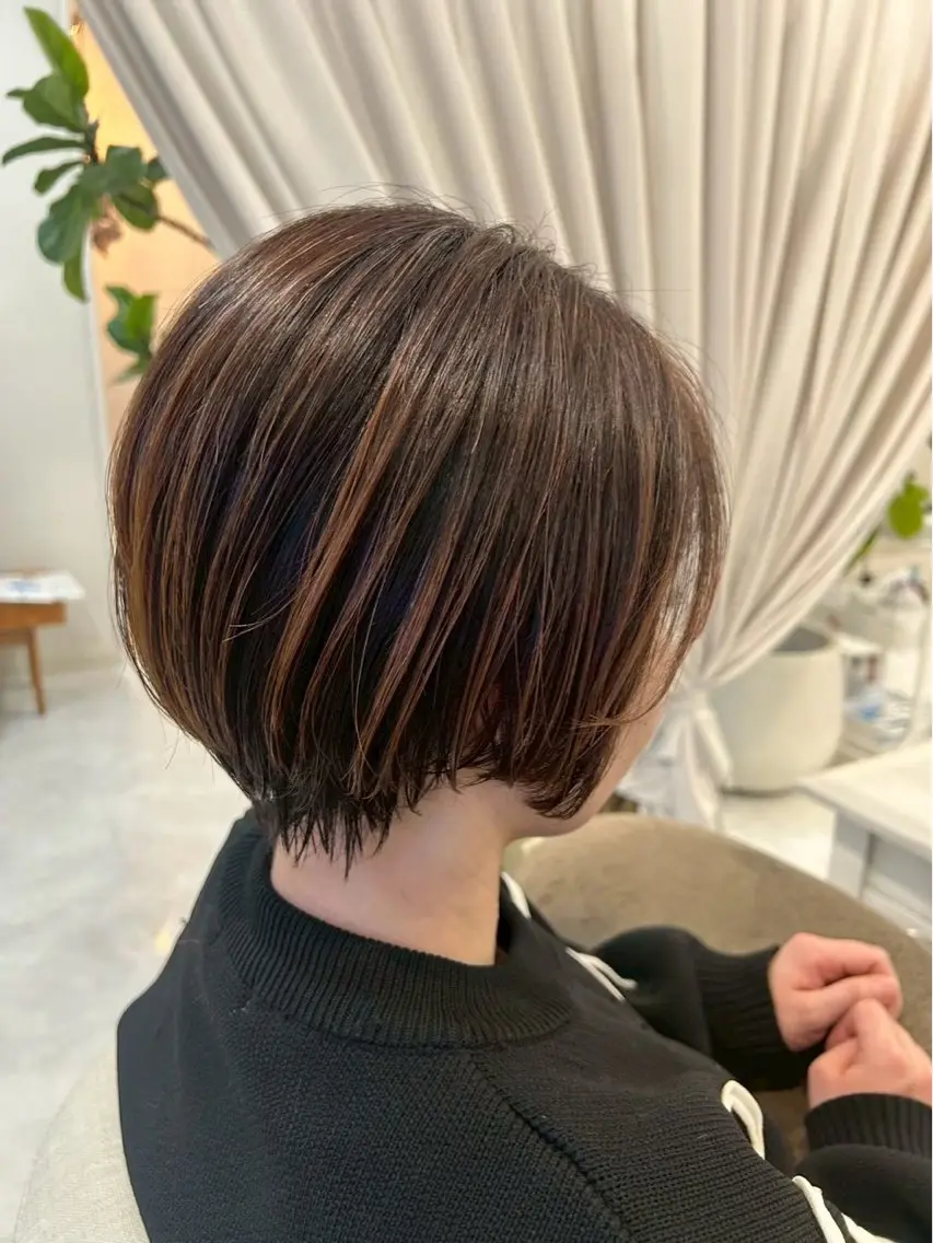 ショート カラー 大谷 真央のヘアスタイル