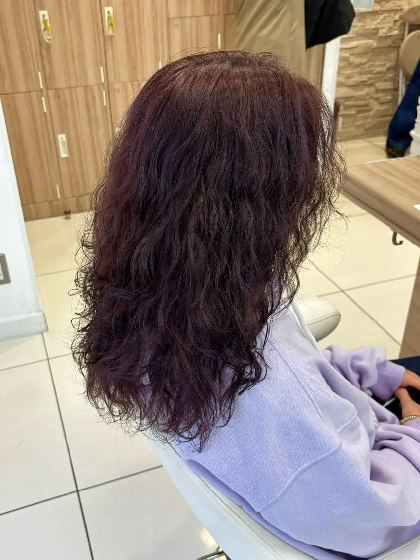 ロング カラー パーマ グレージュ ラベンダーカラー ラベンダーグレージュ ラベンダーグレー カット ヘアカラー トリートメント 💫藤井 花梨🧸🛋️のヘアスタイル