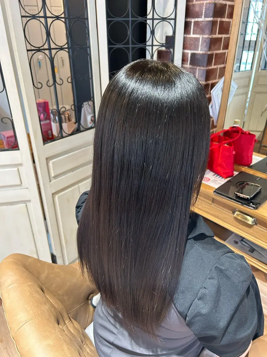 セミロング 縮毛矯正モデル 🫧高口小春のヘアスタイル