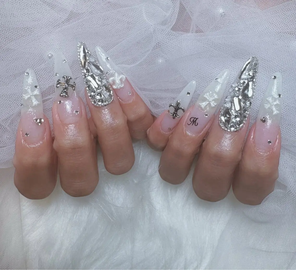 ネイル ブルー キラキラネイル ロングネイル 冬ネイル ハンドネイル Nail Salon K&Rのネイルデザイン