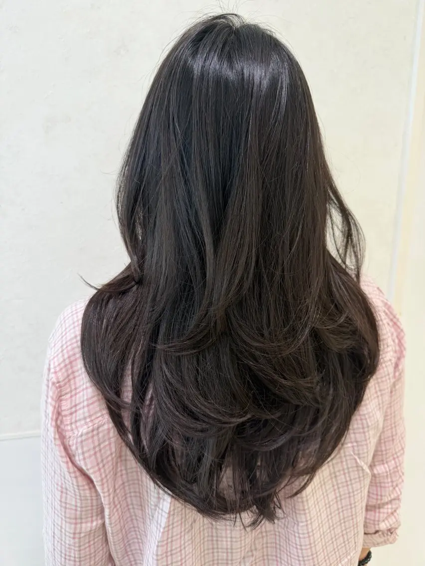 ロング ロングレイヤー レイヤーカット ロング カット ヘアカラー トリートメント 木曜日空きあり🩷 layer🎀透明感のヘアスタイル