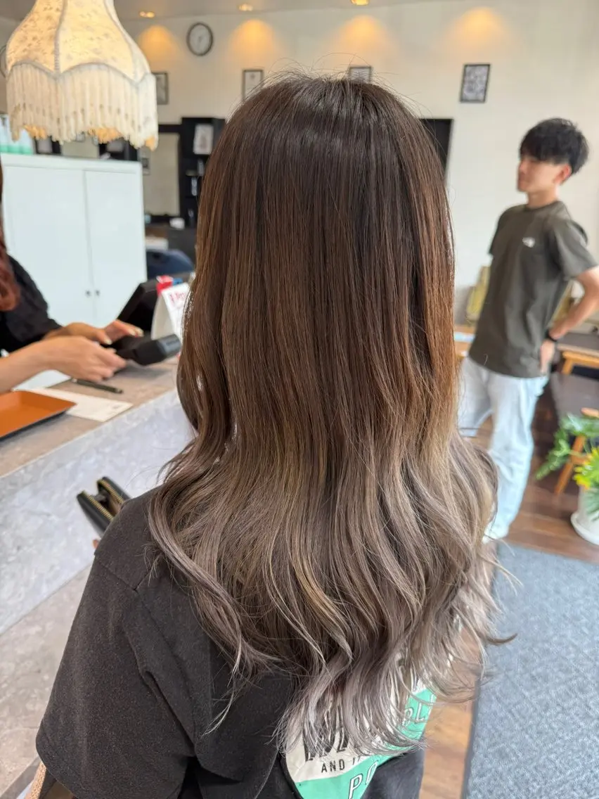 カラー グラデーションカラー ヘアカラー レイヤー/艶カラー 松本　希愛のヘアスタイル