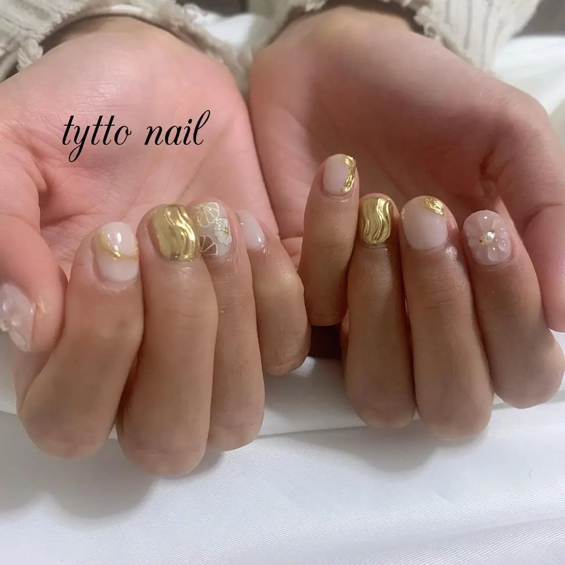 ネイル 成人式 フラワーネイル ミラーネイル ぷっくりネイル ハンドネイル tytto nail ❤︎‪‪eri‪‪のネイルデザイン