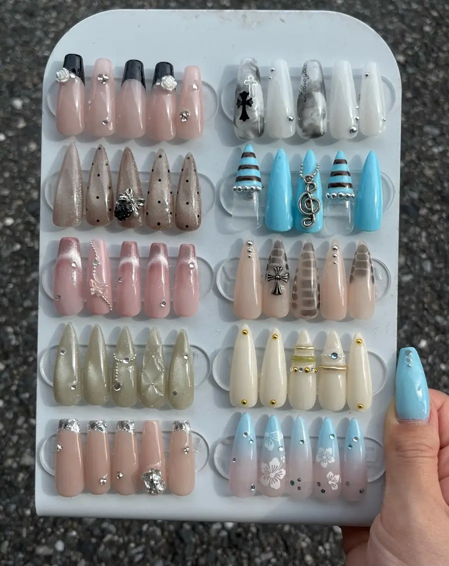 ネイル ハンドネイル schon 🎀saraのネイルデザイン