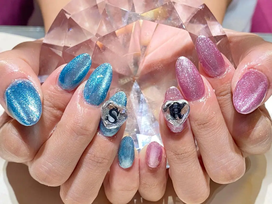 ネイル ストーンネイル YUN 💅のネイルデザイン