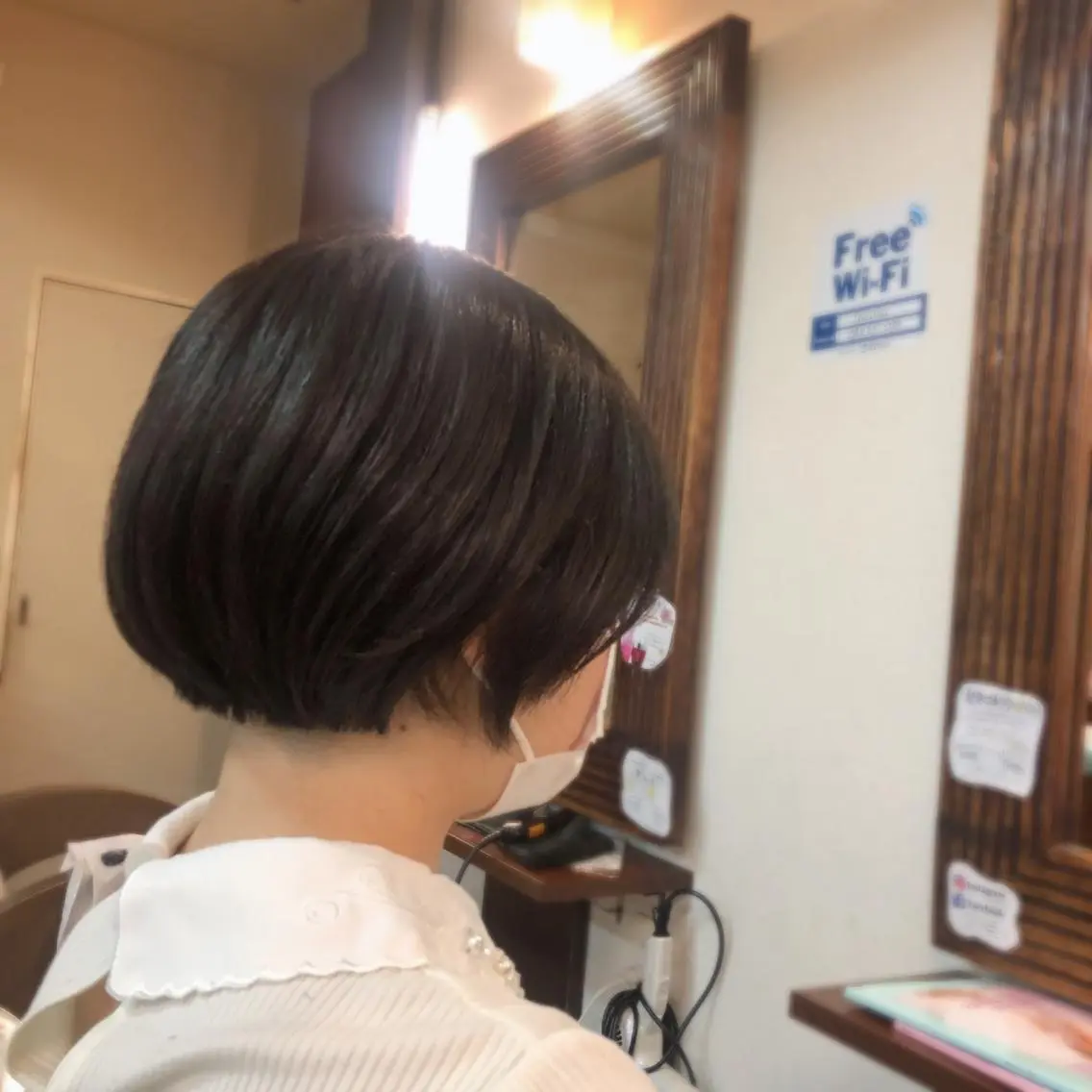 ショート カラー ヘアカラー トリートメント 山崎 絵莉香のヘアスタイル