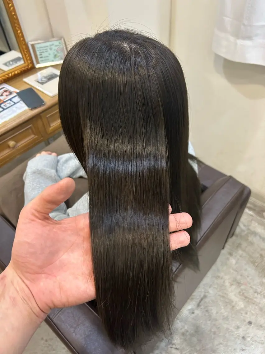 セミロング カラー カット 縮毛矯正 トリートメント 小澤 一稀のヘアスタイル