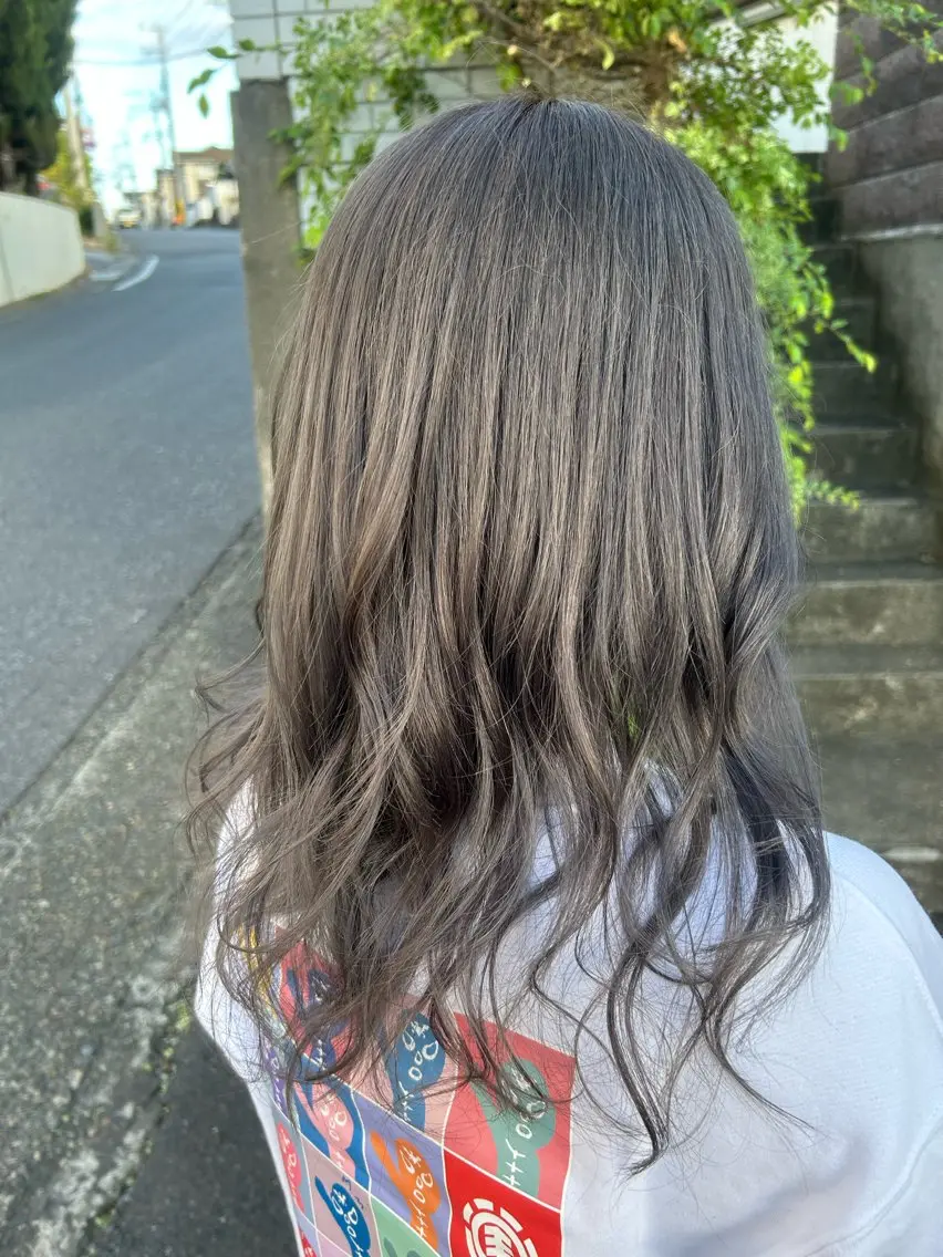 カラー 最高級エクステ /羽エクステ白石宇由のヘアスタイル