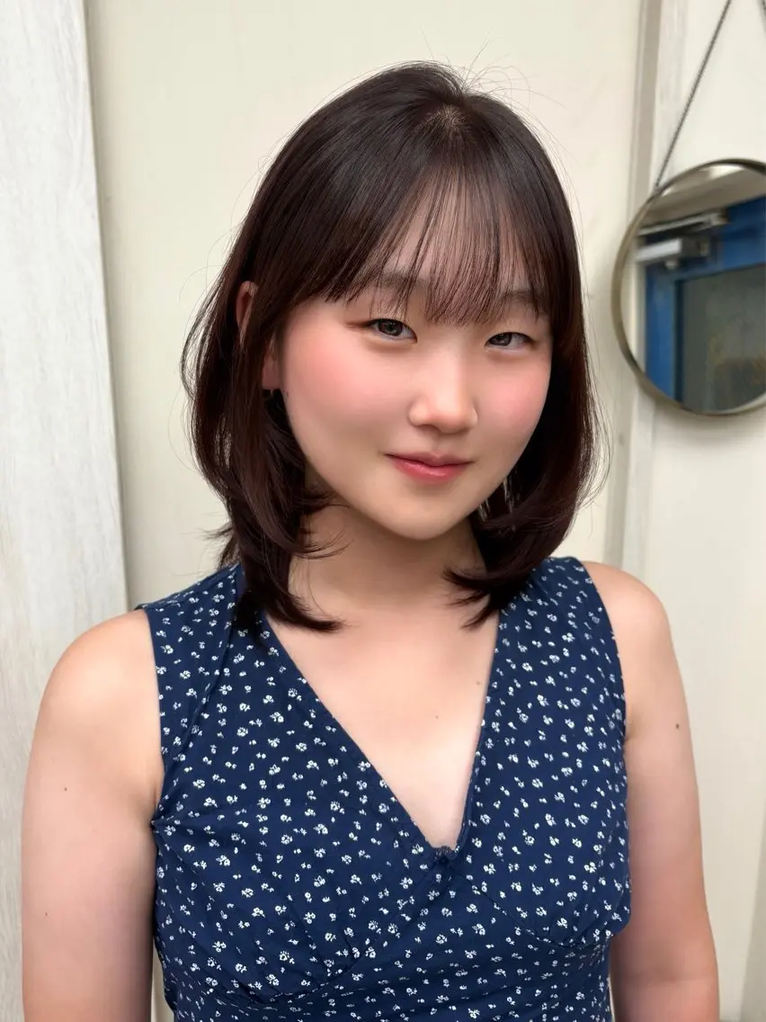 ミディアム レイヤーカット りこ 11/4空きありのヘアスタイル