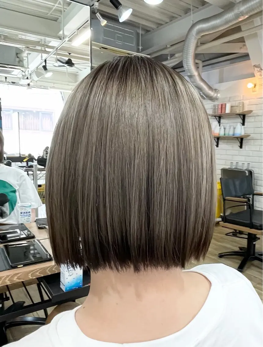 ミディアム 天谷 桂子のヘアスタイル