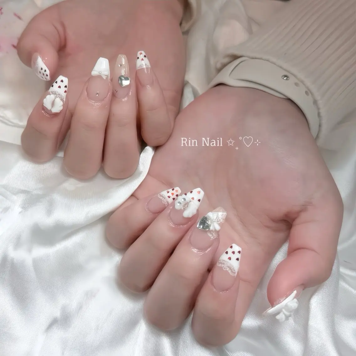 ネイル チークネイル 桜ネイル クリアネイル ドット フラワーネイル ハンドネイル フエン Rinネイルのネイルデザイン