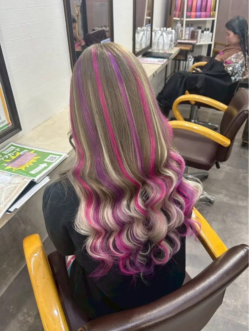 セミロング ヘアカラー エクステ ⭐️U-topia ⭐️和泉田　りさ⭐️のヘアスタイル