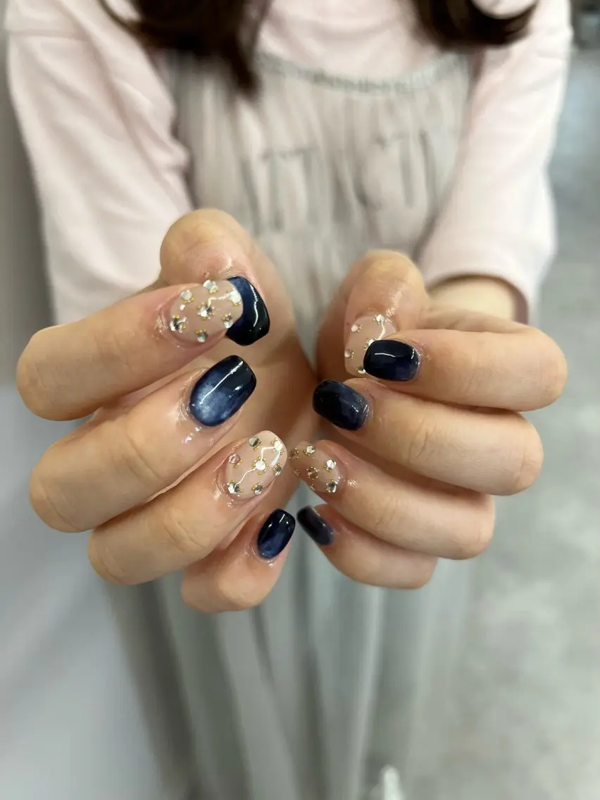 ネイル ジェルネイル グラデーション マグネットネイル ネイビー ニュアンスネイル ハンドネイル ハンドケア Bana_ Nailのネイルデザイン