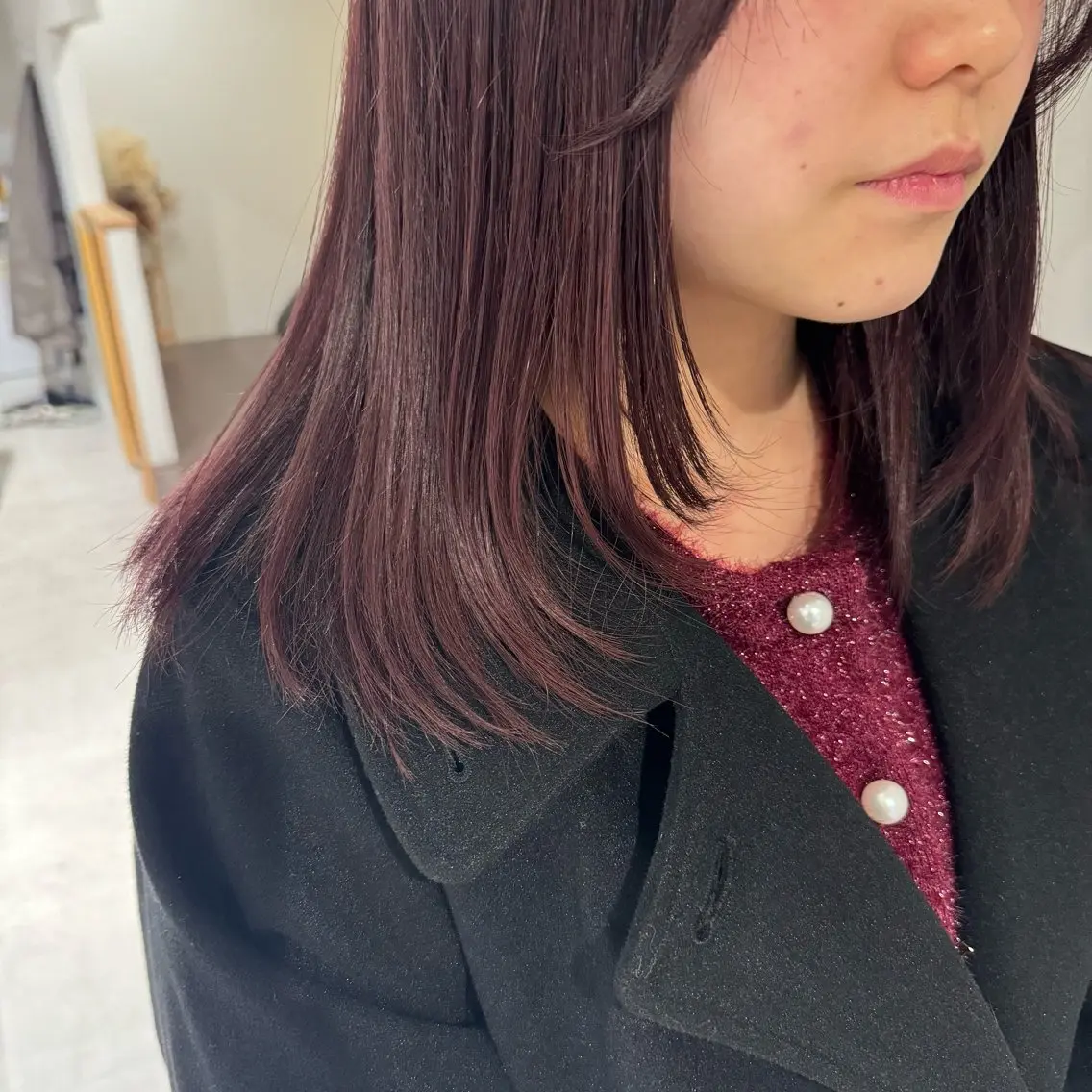 ミディアム カラー カシス ピンクカラー 顔周りカット レイヤーカット miyu .のヘアスタイル