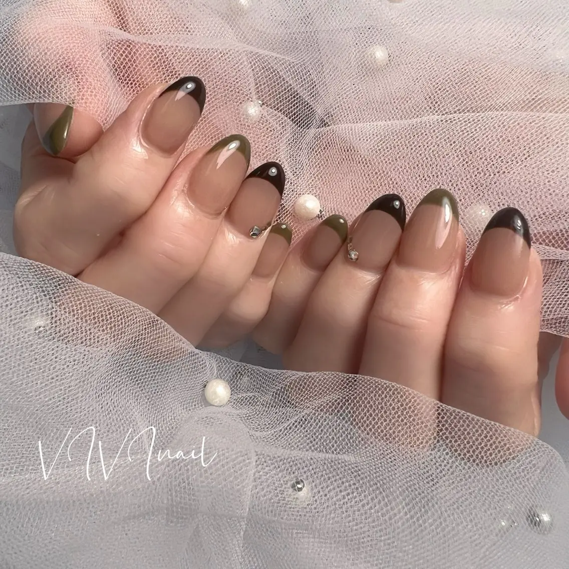 ネイル フレンチネイル シンプルネイル ハンドネイル vivi nailのネイルデザイン
