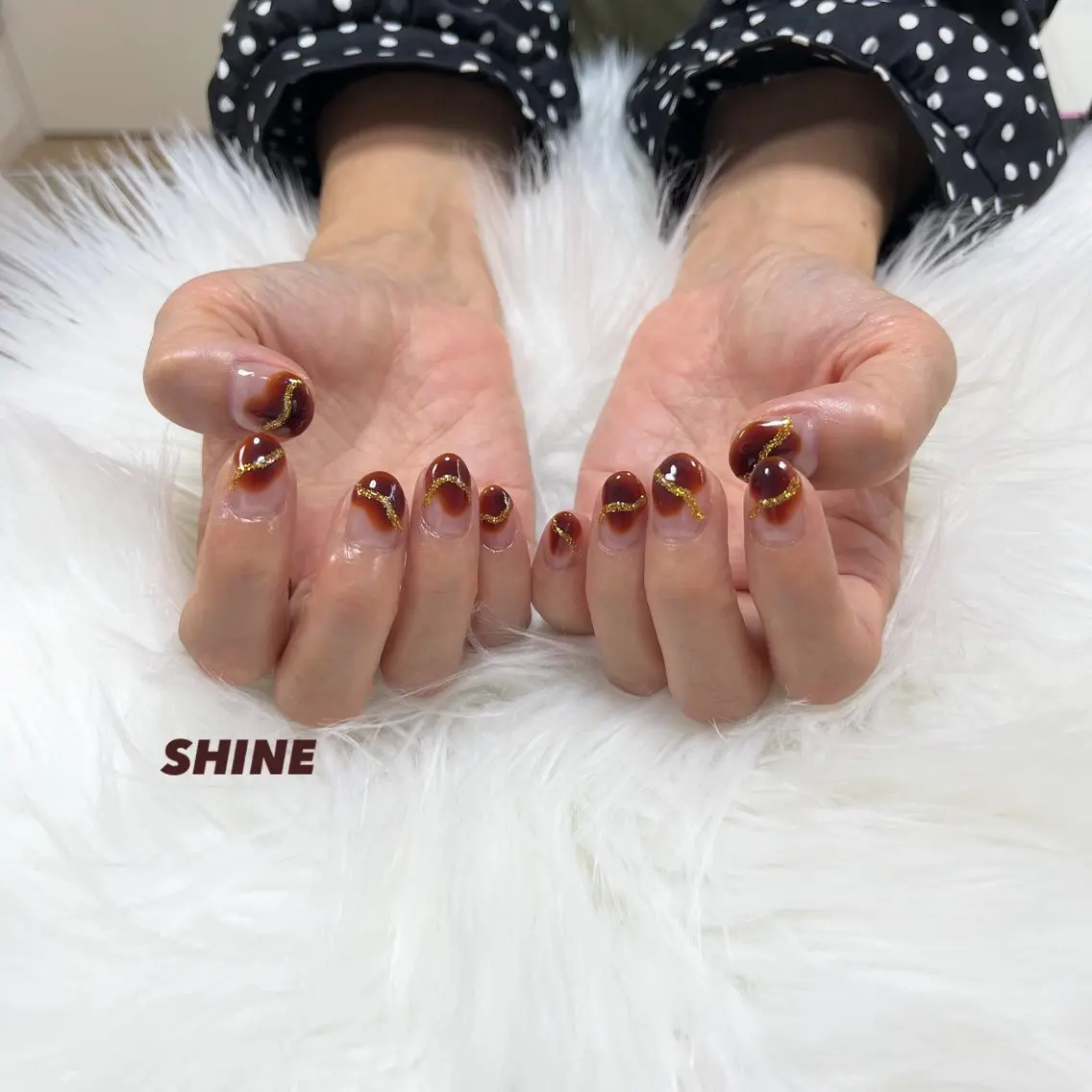 ネイル べっ甲ネイル ニュアンスネイル SHINE nail salonのネイルデザイン