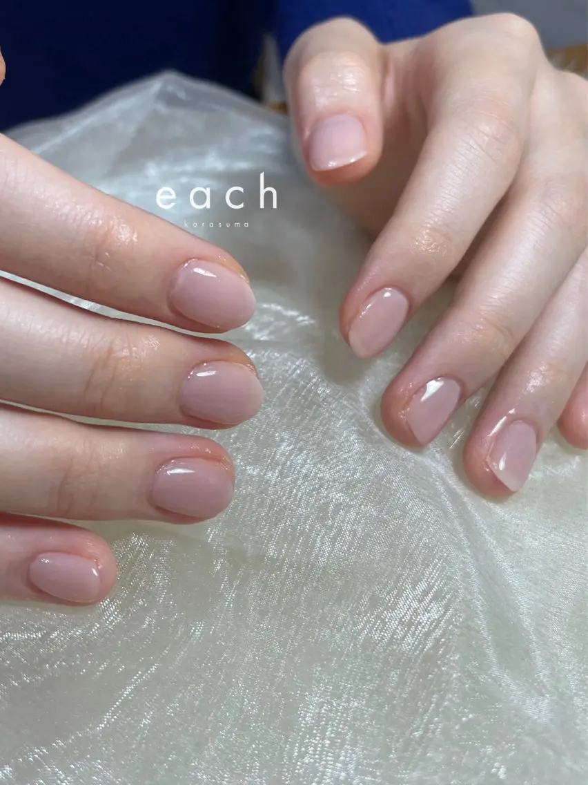 ネイル オフィスネイル each lucaのネイルデザイン