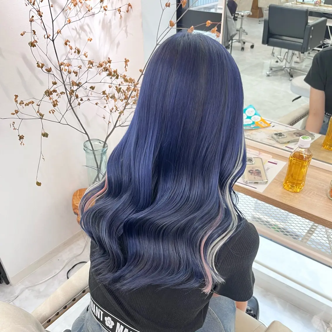ロング カラー ブルーカラー ヘアカラー トリートメント 💎艶々ハイトーン MOE💍🤍のヘアスタイル