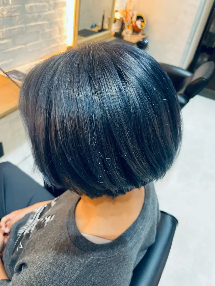 ショート カラー 佐藤 佑美香のヘアスタイル